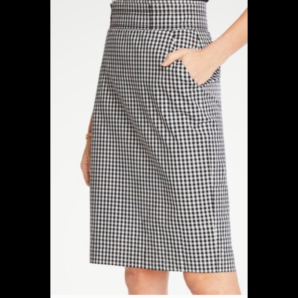 New Ann Taylor Gingham skirt in size-6